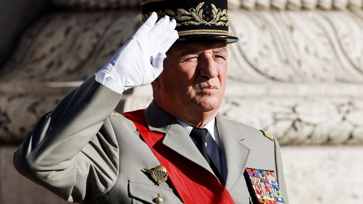 Un général-major nommé au poste de chef intérimaire de la Garde républicaine découvrez le rôle crucial du chef intérimaire à la garde républicaine : un leader engagé au service de la sécurité et du protocole, garantissant l'excellence et l'intégrité au sein de cette prestigieuse institution.