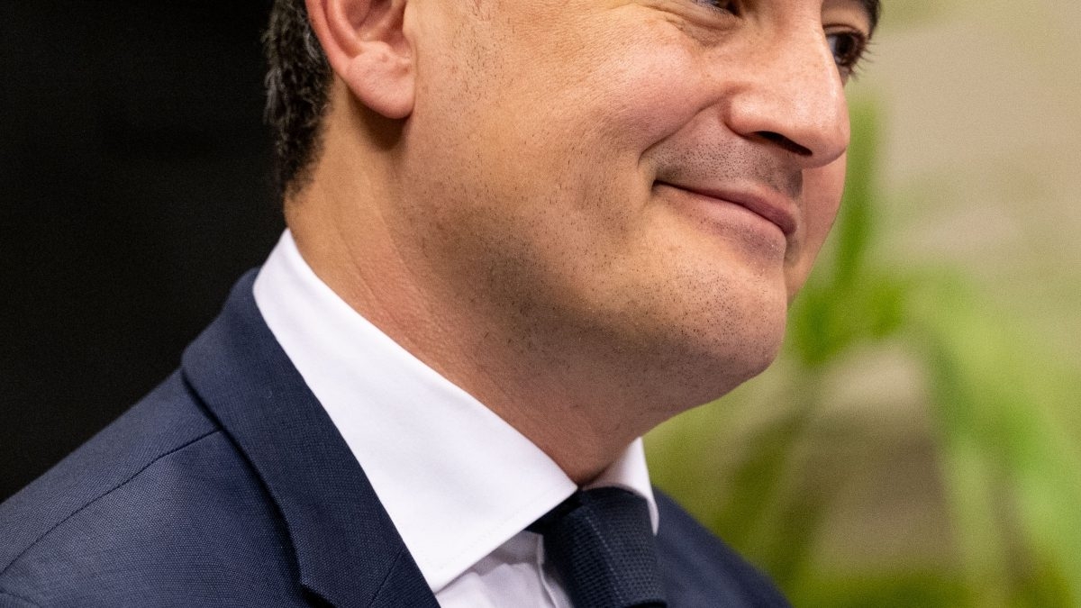 Visite du ministre de l'Intérieur à l'unité centrale des opérations de sécurité italienne découvrez les moments forts de la visite du ministre de l'intérieur italien, axée sur les enjeux de la sécurité nationale. analyse des politiques mises en œuvre pour renforcer la sécurité publique et garantir la protection des citoyens en italie.