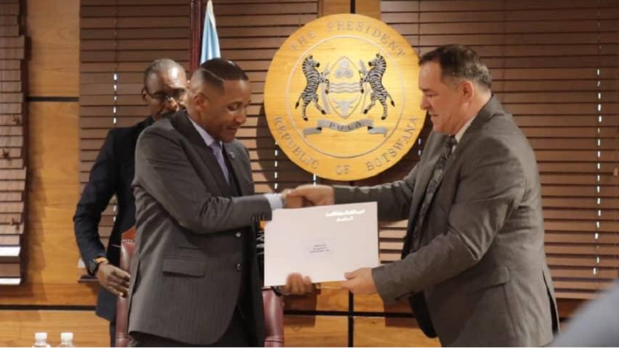 Le Botswana adresse un avertissement à l'Algérie le botswana lance un avertissement à l'algérie, soulignant des préoccupations diplomatiques et stratégiques. découvrez les enjeux majeurs de cette mise en garde et son impact potentiel sur les relations entre ces deux nations.