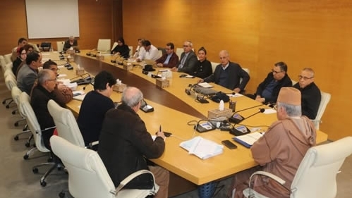 Préparation de l'Aïd al-Adha : Le Président de la République préside une réunion du Conseil des Ministres sur l'importation de bétail assistez à la réunion présidentielle consacrée à l'importation de bétail pour l'aïd al-adha, où les enjeux économiques et logistiques seront abordés afin d'assurer un approvisionnement adéquat pour cette fête religieuse essentielle.