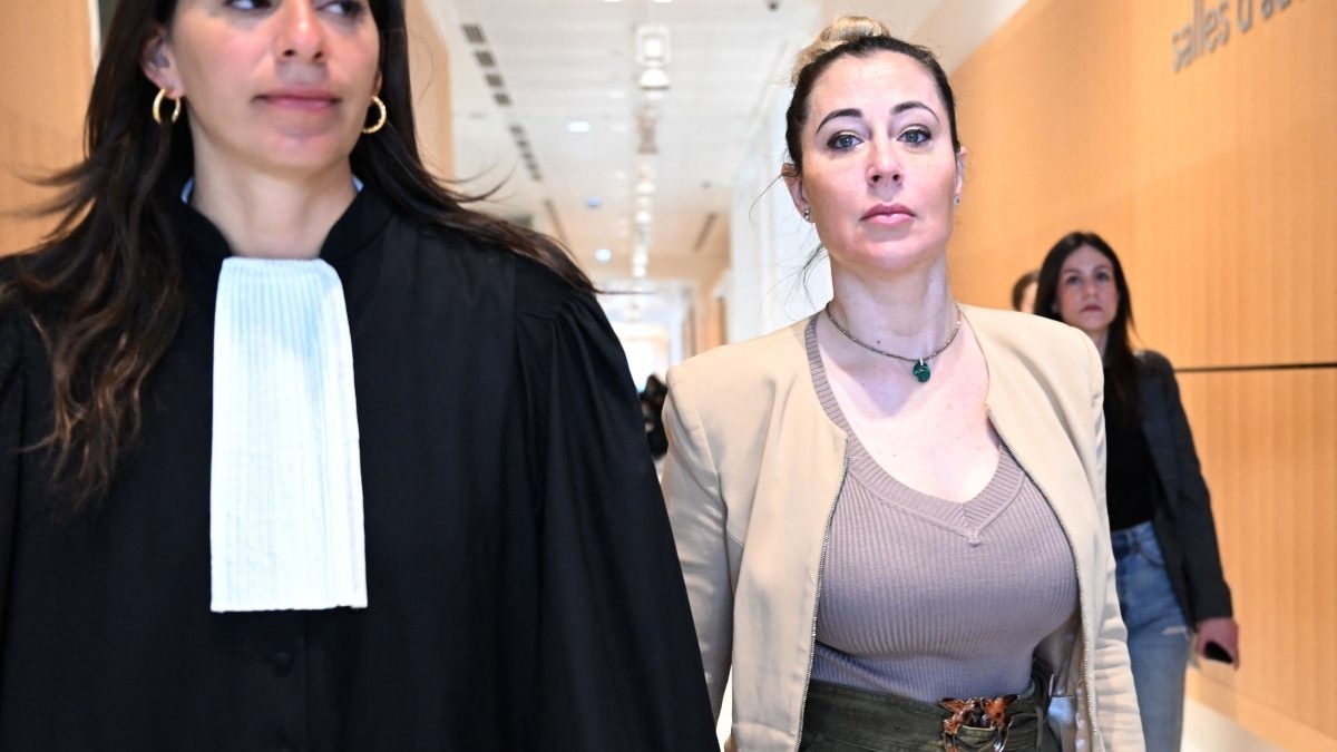 Sétif : Une influenceuse TikTok célèbre écope de 5 ans d'incarcération découvrez l'histoire incroyable d'une influenceuse tiktok condamnée à 5 ans de prison. plongée au cœur d'un récit captivant où la célébrité numérique rencontre les conséquences de ses actes. ne manquez pas cet article révélateur sur les défis et les bouleversements du monde des influenceurs.